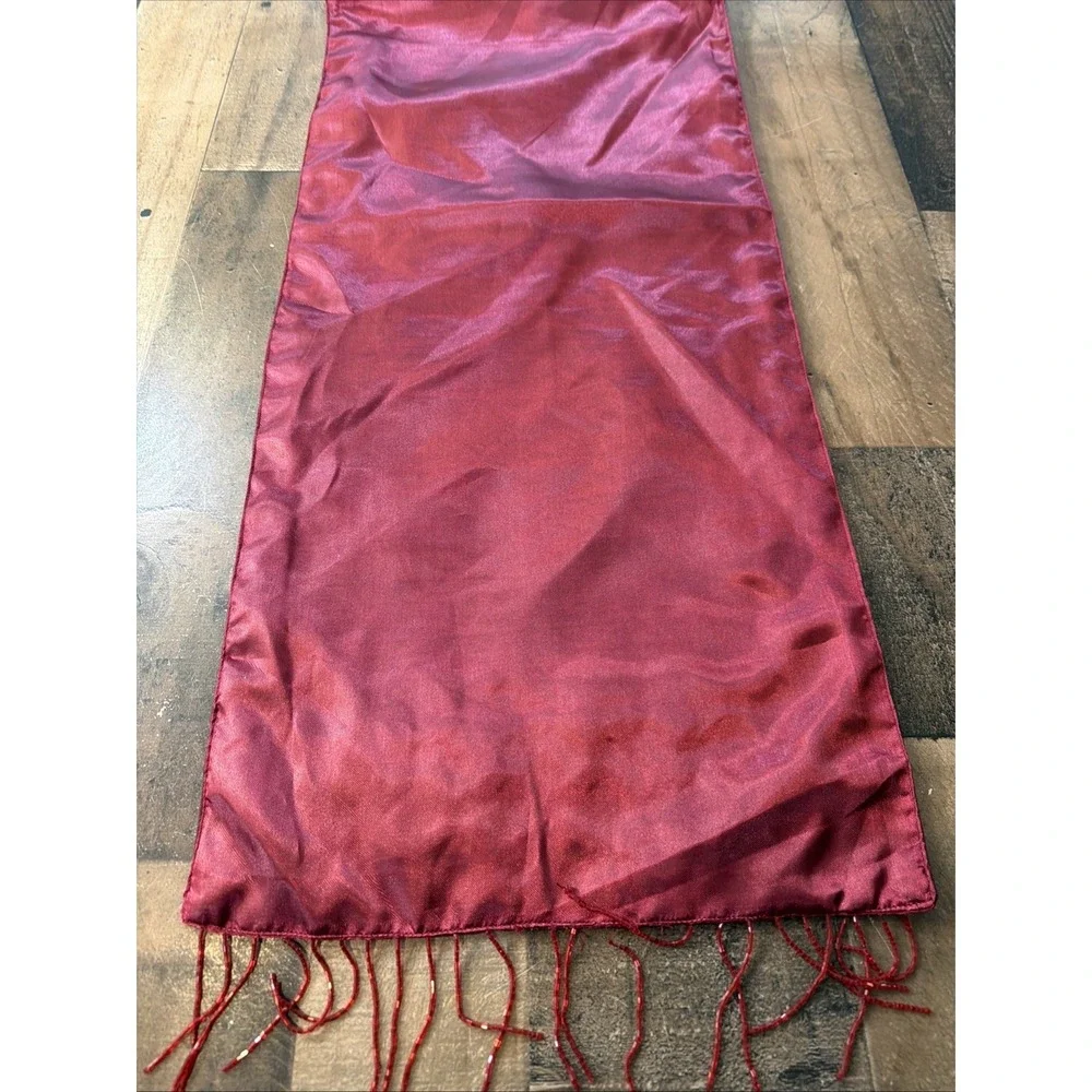 VTG Soft‎ Impressions Burgundy Red Beaded Poinsettia Table Runner 76x12.8